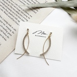 ゴールド ラインストーン カーブメタルバー ピアス / チタンピアス/樹脂ピアス / ネジ式イヤリング / 樹脂ノンホール