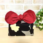 【リボンのお弁当袋】保冷保温　 北欧風 花柄(黒)×赤　大人かわいい/ポーチ/ランチバッグ