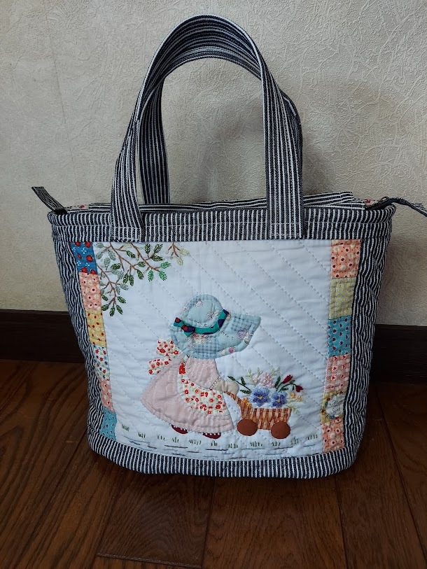 パッチワーク手提げバッグ(たかちゃん） パッチワーク手提げバッグ(たかちゃんさま専用） トートバッグ