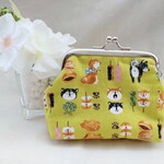 NEW✨　和菓子と柴犬がいっぱい🍡　角8.5cm がま口　👛　小銭入れ　小物入れ　 ハンドメイド　グリーン　プレゼントにも