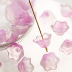 【10つ】no.7  ガラス　花　ビーズ　クリア　フラワー　花びら マーブル　パープル　紫