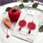 【SWAROVSKI CRYSTALS】雫型シャム＆赤色タティングレースのピアス