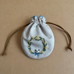 パンダとミモザの立体刺繍　巾着