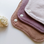 再販   ナチュラルリネンどこまでもシンプルに。ボタンつき あったかナチュラルリネン布ナプキンライナー三枚セット