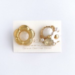♢お花のボタン×白いボタンflowerbutton×whitebuttonピアス/イヤリング♢　サージカルステンレス/　ボタンアクセサリー
