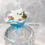 猫ちゃんが光る✨猫パフェフィギュア🍨ソーダ🫧 送料無料 おすわり猫 蓄光 レジン