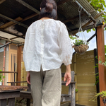 タックが可愛いブラウスM