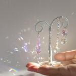 【訳あり】手のひらサイズのスタンド付きサンキャッチャー(オーロラピンク)