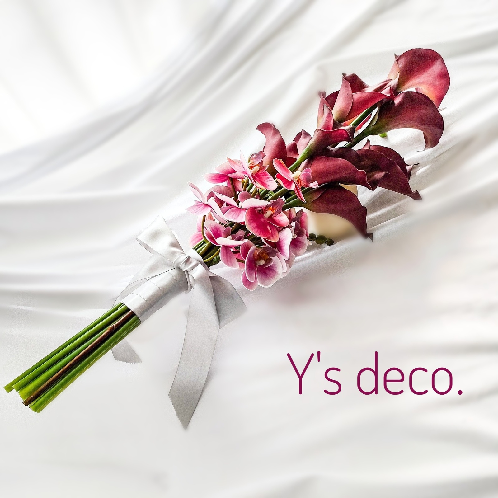 生花に見える】カラーと胡蝶蘭のウエディングブーケ 人気の