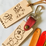 想い出の贈り物✿︎ヌメ革記念キーホルダーorストラップ✿︎お子様のイラストが入ります*♥︎敬老の日ギフト
