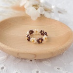 レッドブラウン×ベージュ お花のビーズリング❁⃘*.ﾟ 〔秋 こっくり 茶色 指輪 アクセサリー〕