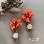 RUKIRIRIA #722 オレンジフラワーラタンピアス  大ぶりピアス 大ぶりイヤリング 