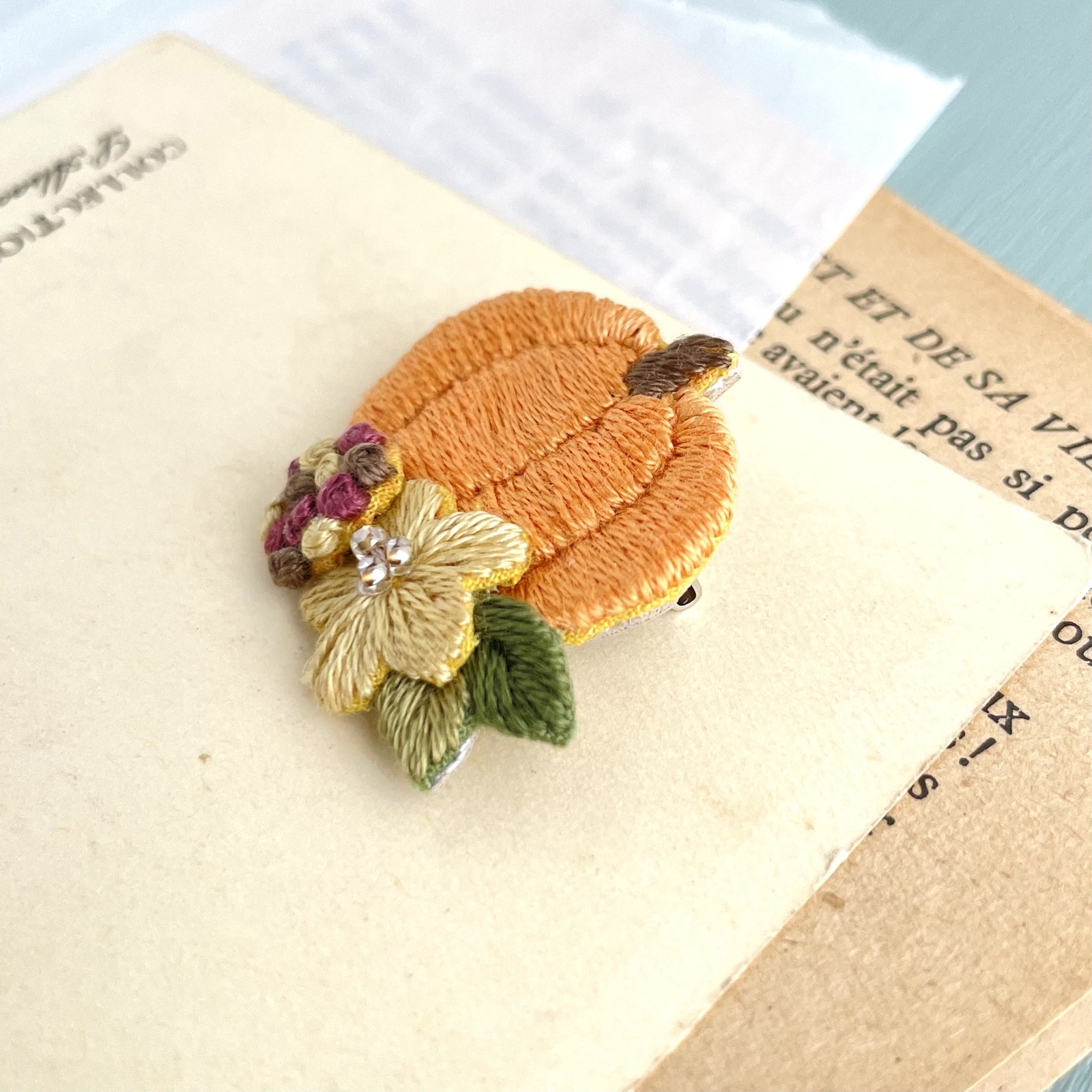 かぼちゃの刺繍ブローチ - CAPRICCIO'S GALLERY | minne byGMOペパボ