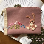 🐇felt  de patchworkうさぎとお花のお薬手帳ケース🐇