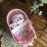 ゆりかごの小さな小さな赤ちゃん人形    No.1