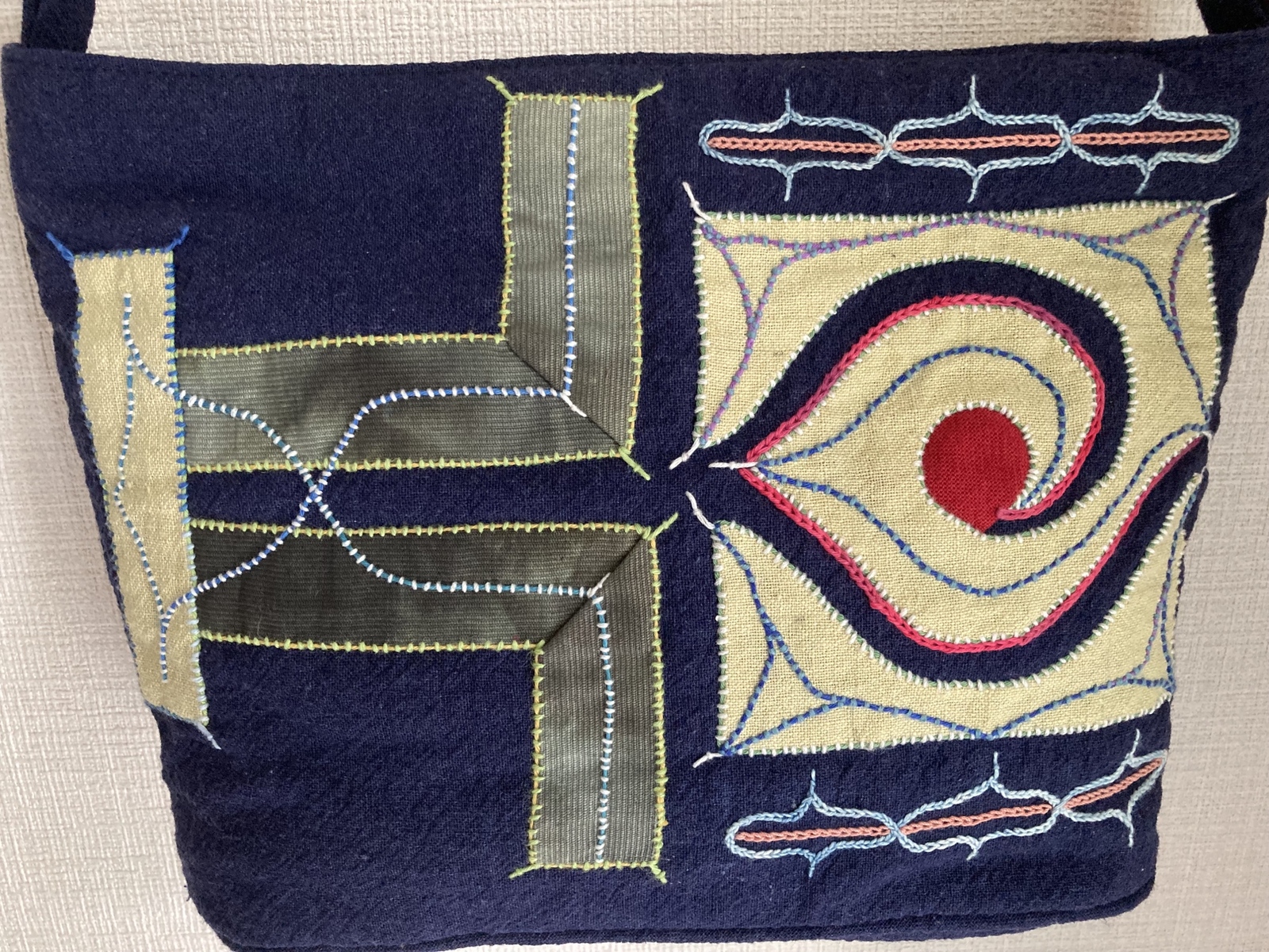 アイヌ刺繍 ハンドバッグ＆ショルダーバッグ 2WAY - キルト＆刺繍〜北