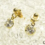 ラインストーン プチ ゴールド 一粒ピアス / イヤリング（金具変更可）