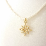 ★Twinkle　Little　Star★金の星とビーズのネックレス