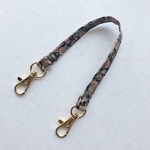 NEW♡リバティC&S「チャイブ 」（スモーキーピンク系）ストラップ  26㎝♪ショートストラップ♪両側にナスカン付き♪ハンドストラップ