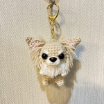 【新作】編みぐるみ犬キーホルダー:ロングコートチワワ（クリーム）