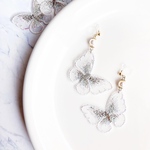 ♡再販×5♡Whiteの上品バタフライイヤリング