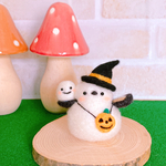 ハロウィン🎃魔女っ子シマエナガ