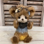 ブルーが似合うモヒカンベア