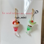 苺パフェとメロンパフェのピアス 