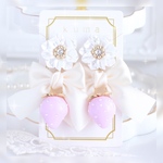 パステルパープルのいちごとお花のピアス🎀イヤリング