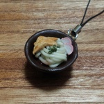 『きつねうどん』のミニチュアフード・ストラップ♪