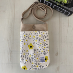 [訳ありちょっとセール] あったら便利♪ふんわり少し大きめのスマホポシェット　北欧ラ　スプラウトフラワー　アイボリー×グレー