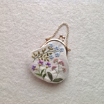 【再販×2】リネンと野の花刺繍の豆がま口1