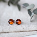 金属アレルギー対応＊琥珀（アンバー）のシンプルなスタッドピアス＊サージカルステンレスピアス＊