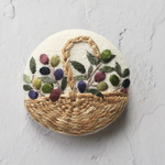 【オリーブのバスケット】刺繍ブローチ　38mm