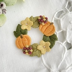 かぼちゃのリース＊刺繍ブローチ