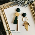【新作 NEWカラー☪︎*。꙳】深緑レザー✳︎スターダスト ゴールド✳︎Greenウッド　アシンメトリー／イヤリング