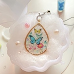 光が射し込む癒しの蝶々ストラップ 🦋‪𓂃 𓈒𓏸