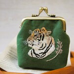 jrk-a様専用です。虎の刺繍がま口