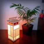 灯し紙【市松】〜吉祥文様〜　懐中電灯　人感明暗センサーライト　　　　　　行灯　行燈　和紙　和風　金色　縁起物　フットライト　ニッチェカウンター　灯り　懐かしい　江戸　モダン　日本　工芸　癒し　古民家