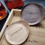 木製コースター　名入れ　文字入れ　おしゃれ　カフェ風　彫刻 ウッド　耳付