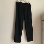 圧縮ウールニット黒で作ったテーパードパンツ