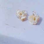〖 pierce 〗フラワー淡水パールピアス(ショート)
