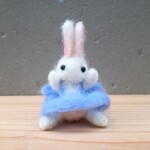 羊毛フェルト　スカートうさぎ　置物　インテリア　お正月　節句　兎　卯年　rabbit　ぬいぐるみ　プレゼント