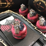 ディスプレイ用 棺桶とコウモリのベリーマカロン