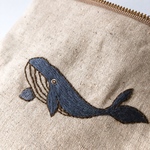 動物刺繍 ポーチ  くじら