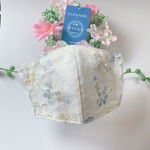 可憐なフラワーマスク　クレンゼ刺繍マスク✳️ 抗ウイルス　抗菌　クレンゼ3層マスク　SWAROVSKI  パール　オプションより　マスク