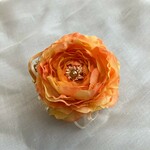 ラナンキュラス　オレンジ　コサージュ　ヘアアクセサリー