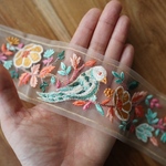 【90㎝カット済み】鳥　チュール　刺繍リボン 【オレンジ×グリーン】