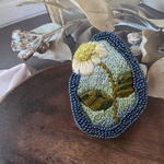 エキナセアのつぶつぶ刺繍ブローチ