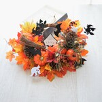 TRICK　OR 　TREAT  ！！　白いコウモリ館のハロウィンリース（黒リボン）